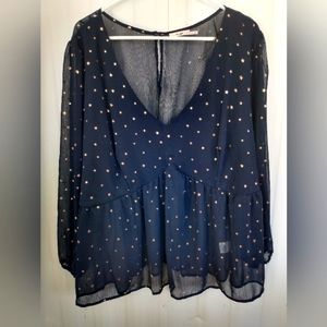 New w/out tags Mi Ami Bohemian style blouse w/ sheer sleeves and upper back